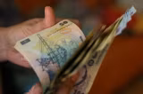 Ungaria reduce salariile parlamentarilor. România le crește