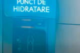 Au fost instalate primele stații de apă potabilă în aeroporturile din București. Pasagerii își pot umple sticlele gratuit