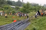 Accident grav în Bangladesh. Cel puțin 15 oameni au murit după ce un camion cu bare de fier s-a răsturnat