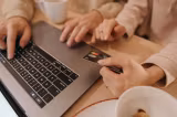 Top 5 beneficii ale creditelor online cu aprobare rapidă