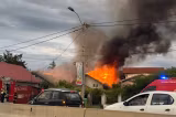 Incendiu violent la Săftica. Pompierii intervin, trafic îngreunat spre Ploiești - FOTO