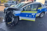 Urmărire ca în filme în Craiova: un șofer a lovit o autospecială de poliție și a încercat să fugă