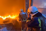 Ucraina anunță că a lovit o stație strategică de petrol din Rusia care alimentează Moscova