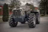 România a transformat tractorul în armă de război. Vehiculul autonom prezentat la București poate intra direct pe front