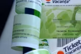 Vouchere de vacanță și pentru angajații de la privat. Industria turismului cere ajutor pentru privat