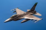 SUA pregătesc cea mai mare retragere militară din Europa din ultimele decenii. F-16, bombardiere, submarine și portavioane, pe lista plecărilor