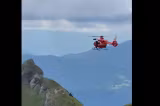 O turistă de 55 de ani a fost salvată cu elicopterul din Masivul Ciucaș, după ce i s-a făcut rău pe munte VIDEO