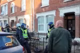 Bătăi între protestatari și polițiști. Un tânăr a murit
