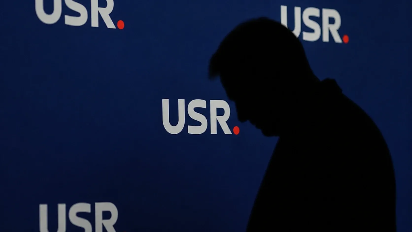 Documentar-șoc: planul USR pentru interzicerea opozanților