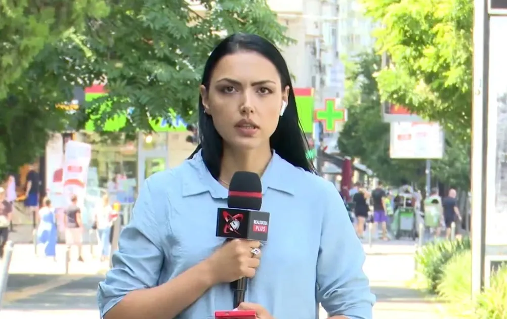 Noua tactică folosită de escroci pentru a goli conturile. Infractorii sună victima și pretind că sunt de la bancă