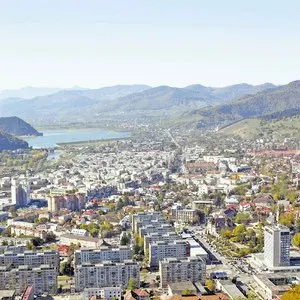 Trei cartiere din Piatra-Neamț pot rămâne fără apă potabilă din cauza turbidității ridicate a apei