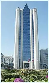 PE OCHI FRUMOŞI