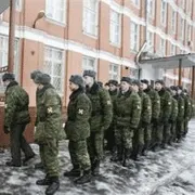 Ofiţerii ruşi sunt prea graşi ca să poată intra în noile lor uniforme