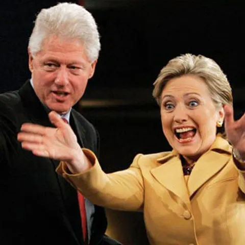 Bill şi Hillary Clinton au declanşat numărătoarea inversă în Times Square, cu ocazia Revelionului