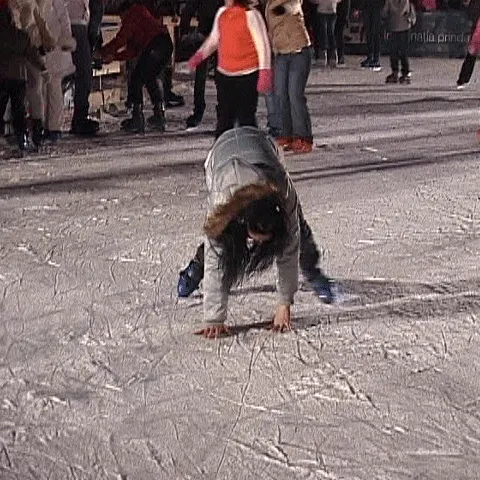 Zeci de bucureşteni au ieşit pe patinoar