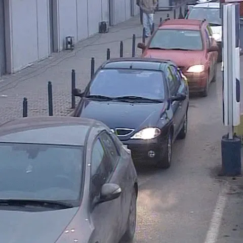 Producătorii de autoturisme româneşti şi constructorii vor avea pierderi în 2009