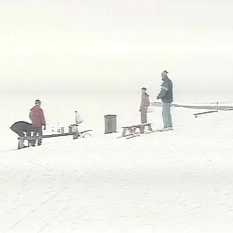 Lacul Sfânta Ana este situat la 10 kilometri de Bixad