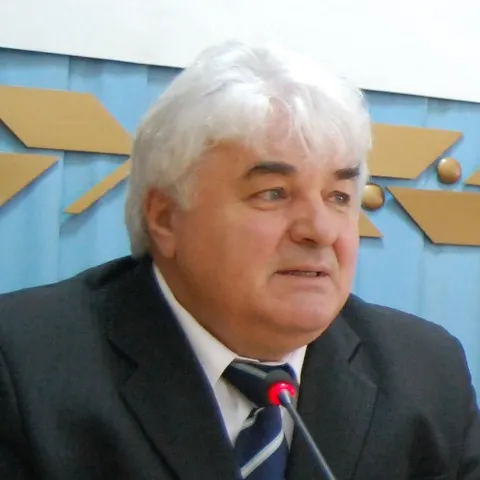 Preşedintele Consiliului Judeţean Iaşi, Constantin Simirad, a anunţat că va demisiona din funcţie