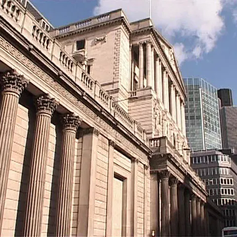 Banca Angliei a redus dobânda cheie până la nivelul din 1694 