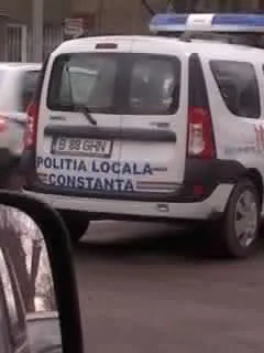 Cum parchează poliţia