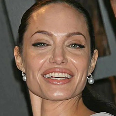 Iată înfăţişarea teribil de respingătoare a Angelinei Jolie