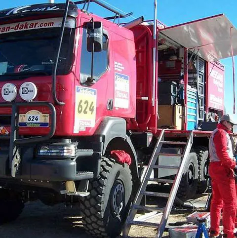 Dakar 2009 îşi ia tributul. Încă doi morţi, în urma unui accident al unui camion