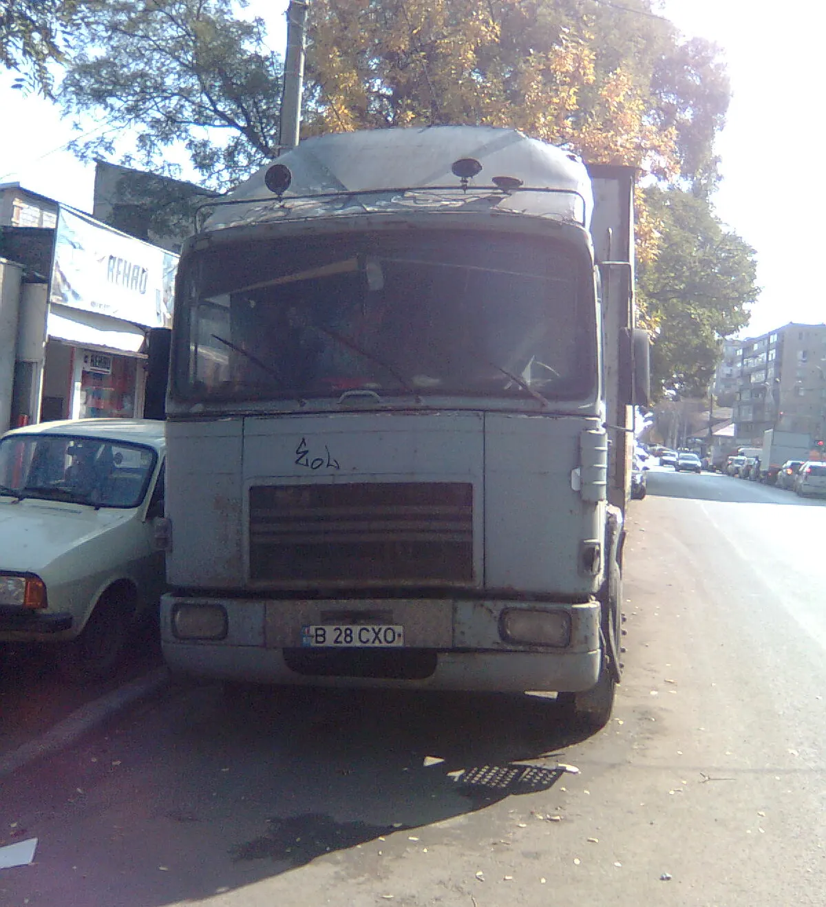 Camion parcat neregulamentar