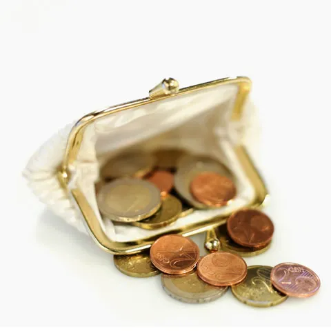 Bugetul pe 2009 nu include majorarea salariilor profesorilor şi nici a pensiilor. Cum comentaţi?