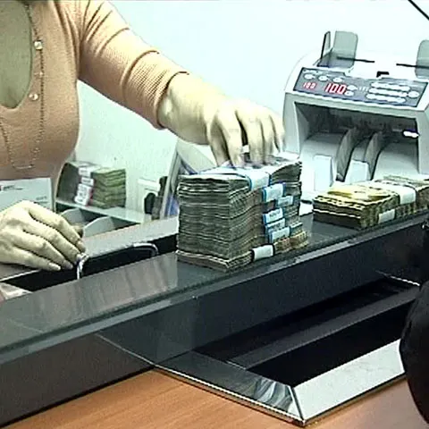 BNR a anunţat joi un curs de 4,2764 lei pentru un euro