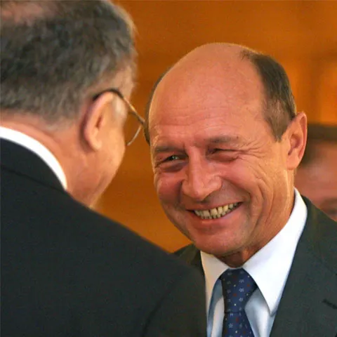 I. Iliescu despre T. Băsescu: "Cine se teme de lup, nu intră în pădure"