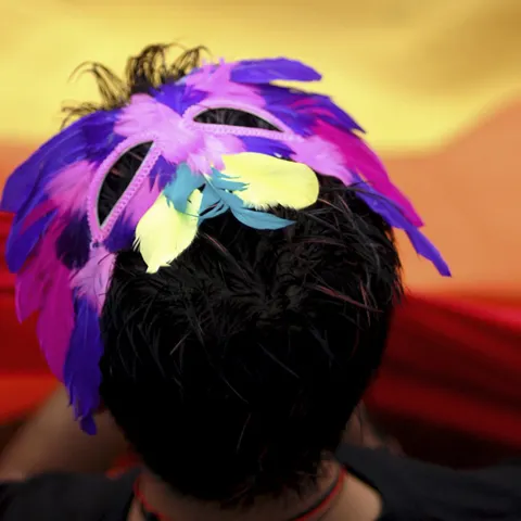 România - "invitată" să respecte căsătoriile gay