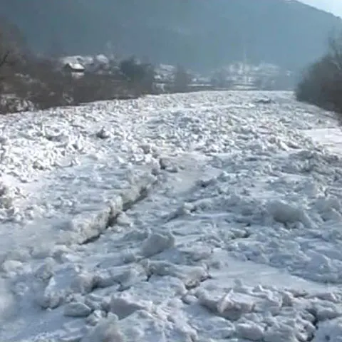 Lungimea sloiurilor de pe Bistriţa depăseşte în judeţul Neamţ 21 de km 