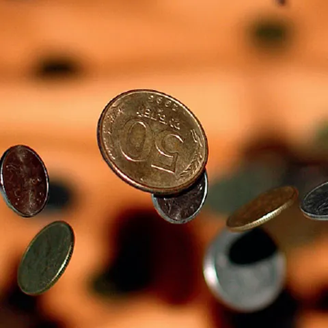 Atenţie, scad salariile în România!