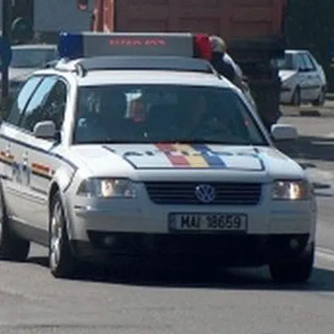 Un şofer a gonit cu maşina prin Arad, urmărit de opt echipaje de poliţie