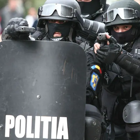 Poliţiştii sunt primii din MAI care îşi denunţă colegii pentru fapte de corupţie