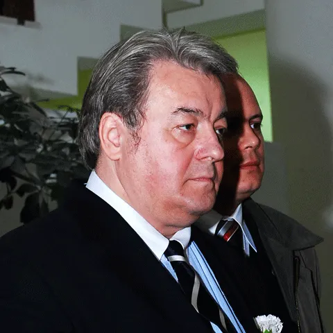 CCR a respins excepţia invocată de Vadim Tudor în procesul privind Ordinul "Steaua României"