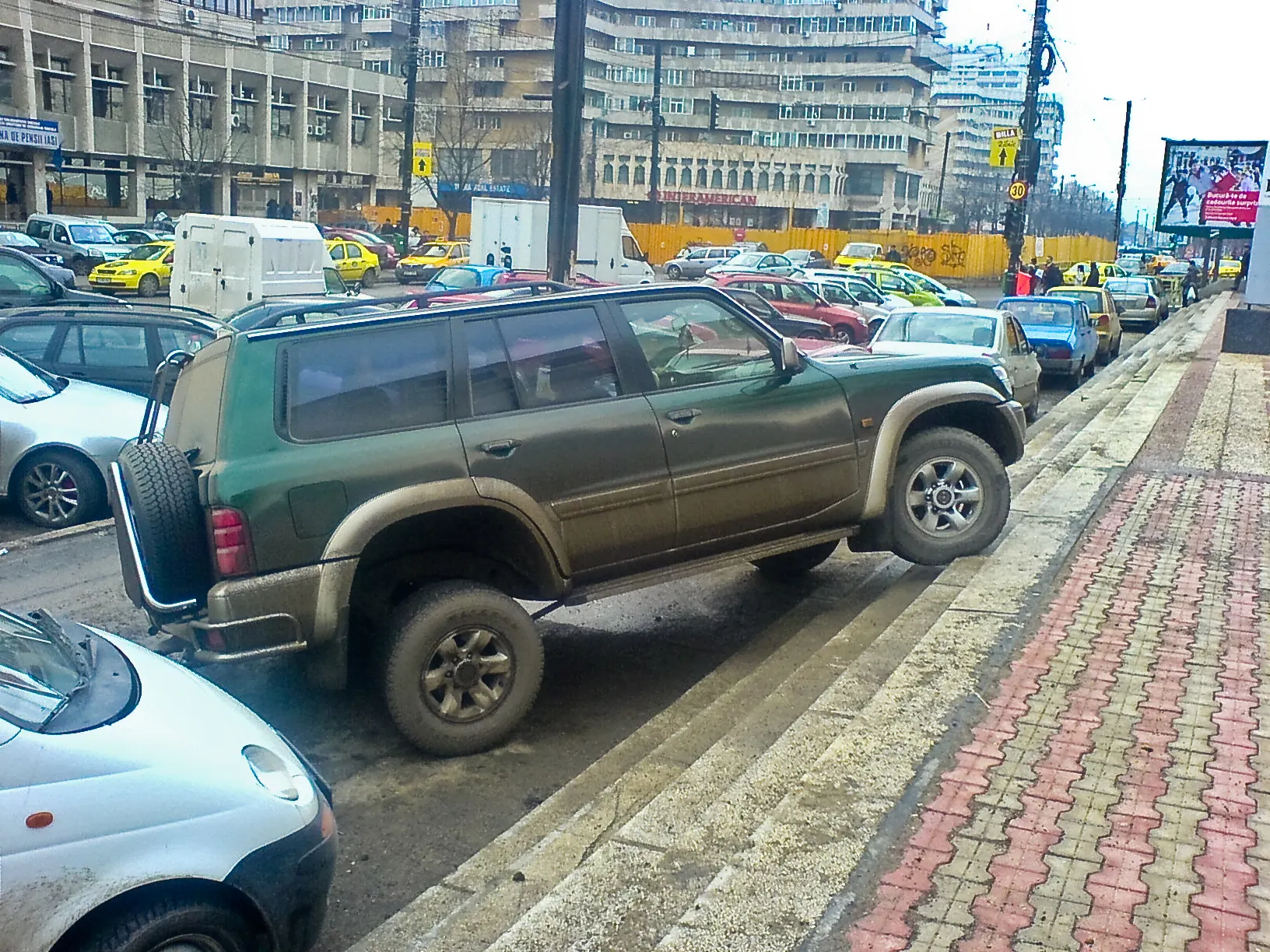 Cu jeep-ul pe scări