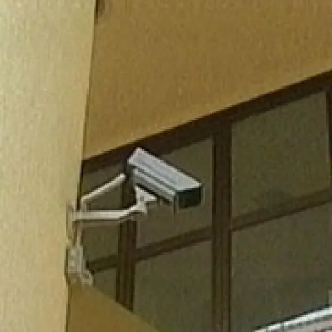 Primăria Capitalei vrea să cumpere camere video pentru supravegherea şcolilor