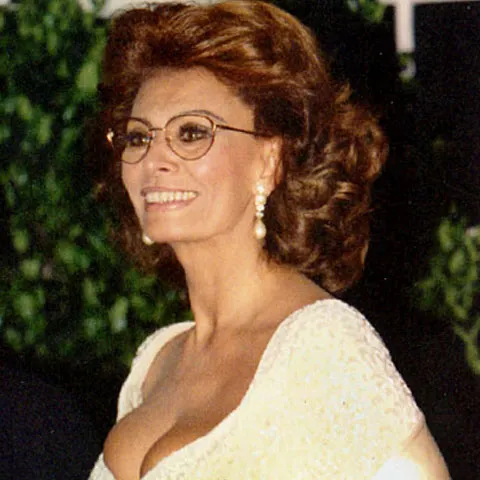 Sophia Loren va juca rolul mamei sale, într-un film biografic