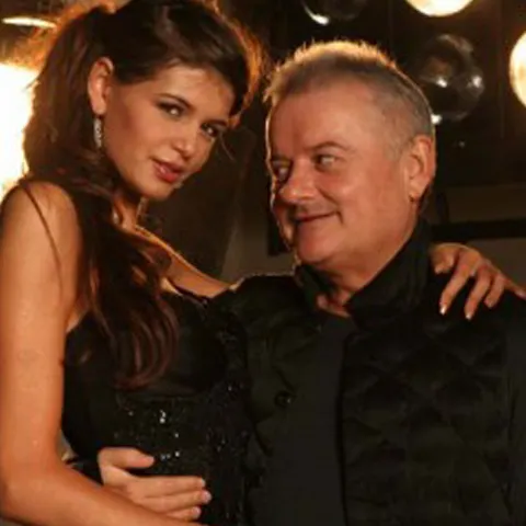 Şoc! Moni se lansează în muzică iar Iri îi sponsorizează lălăiala
