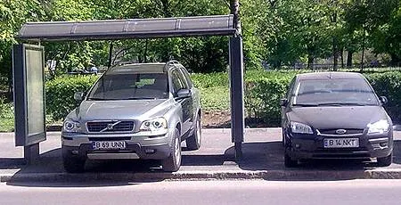 De ce mai există staţii de autobuz?