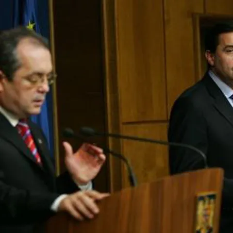 Liderii de sindicat îi cer socoteală premierului Emil Boc      
