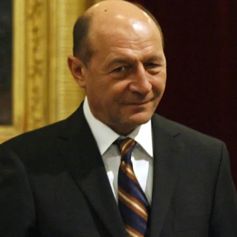 Băsescu: Românii au nevoie de o clasă politică ce trebuie să sacrifice interesele de grup în favoarea naţiunii