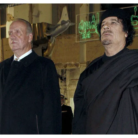 Regele Spaniei, primit pentru prima oară de liderul libian Muammar Gaddafi