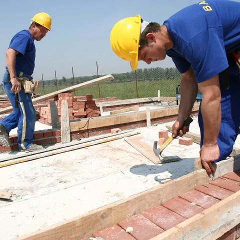 România ar putea acorda peste 10.000 de permise de muncă cetăţenilor străini în 2009
