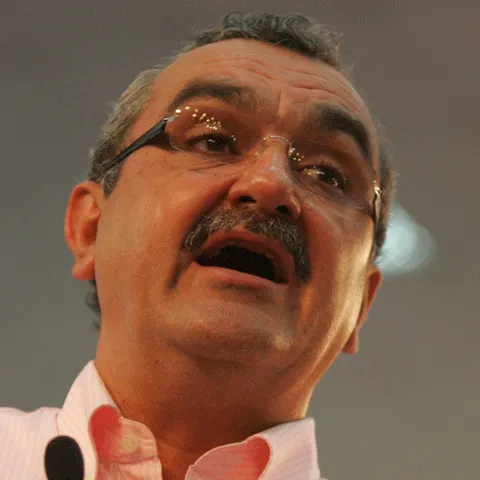 EXCLUSIV GÂNDUL: "Exclusul" Mitrea se împacă cu PSD, dar nu-l iartă pe "măgarul" Hrebenciuc
