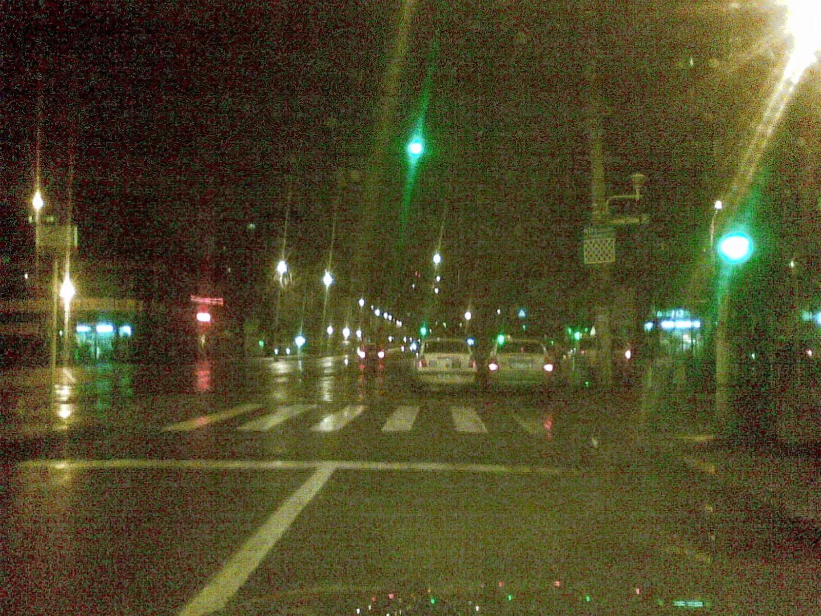 Taximetrişti opriţi în intersecţie