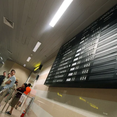 Trei curse Tarom nu au decolat de pe aeroportul Henri Coandă, din cauza ceţii 