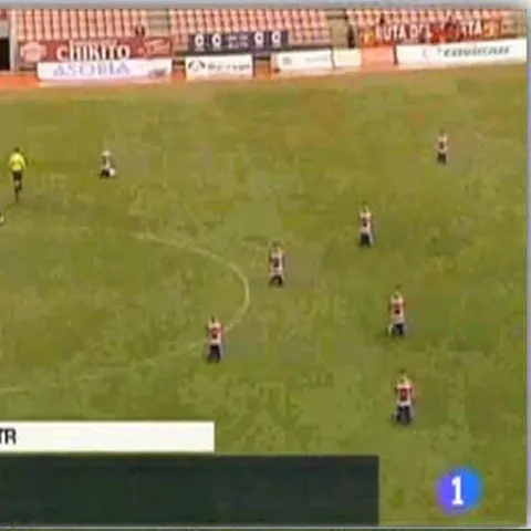 Protest inedit în fotbal: jucătorii de la Granada au stat câteva secunde în genunchi la începutul unui meci