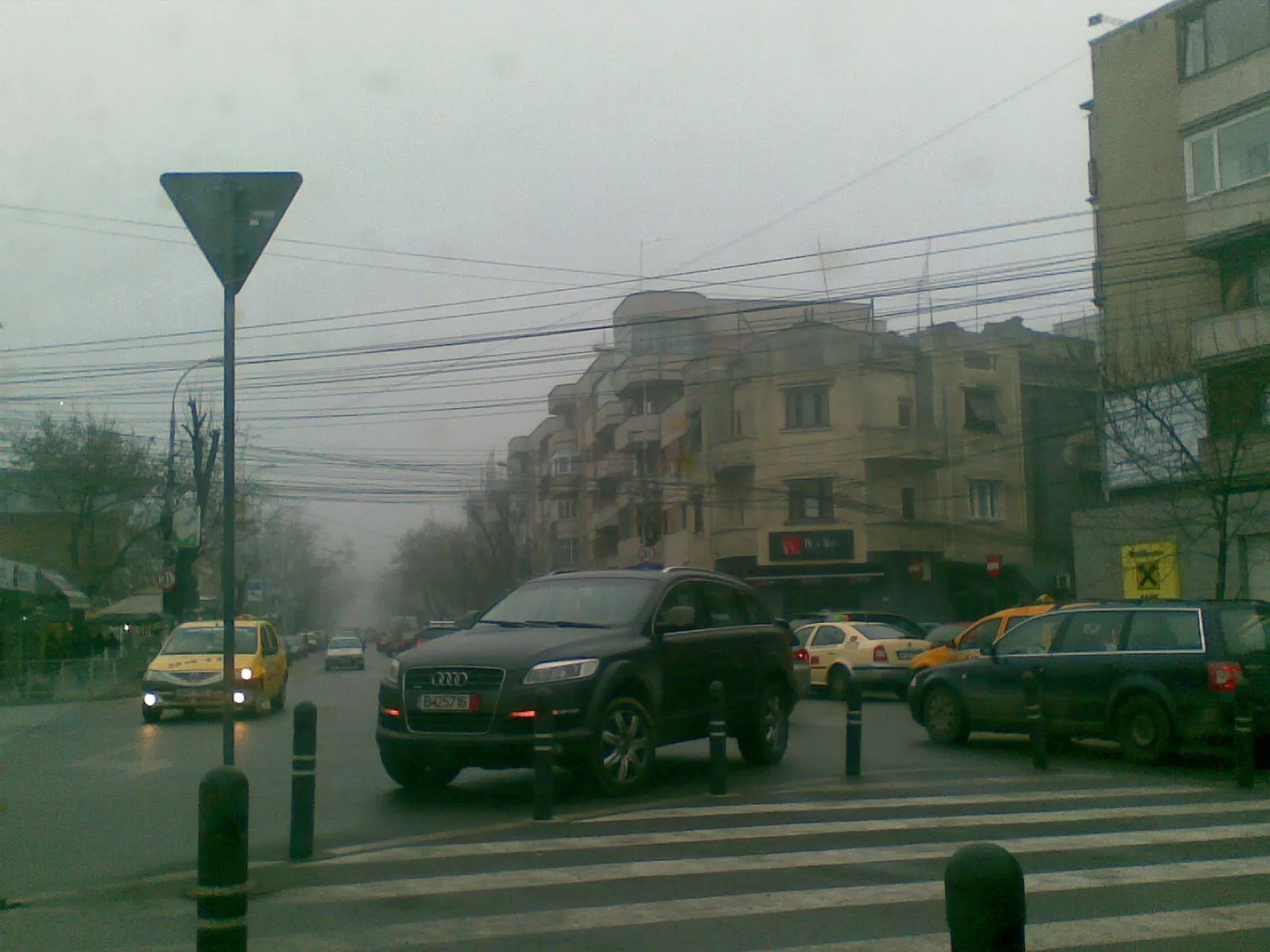 Pe avarii în intersecţie